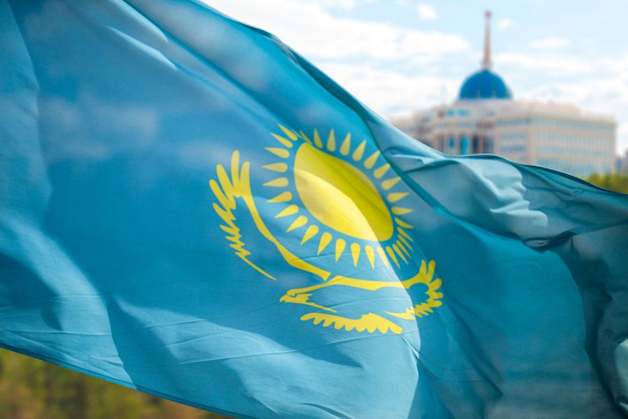 Как получить ВНЖ Казахстана россиянам: РВП и ВНЖ