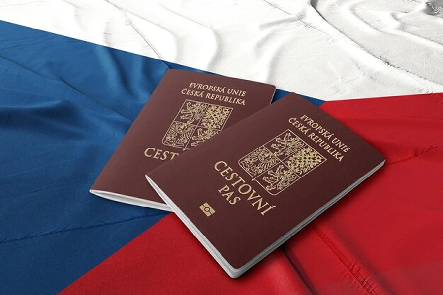 Пометка „—CZ“ на визе в загранпаспорте: почему запрещён въезд в Чехию